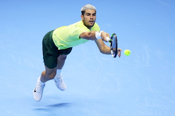 Alcaraz in full flight. 