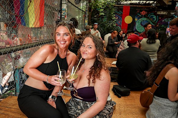 Edie O’Neill (left) and Gracie Pountney.