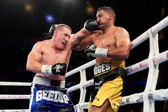 Gallen during his 2022 fight with former NRL player Justin Hodges, which he won. A week later he needed medical attention
after a drinking binge.