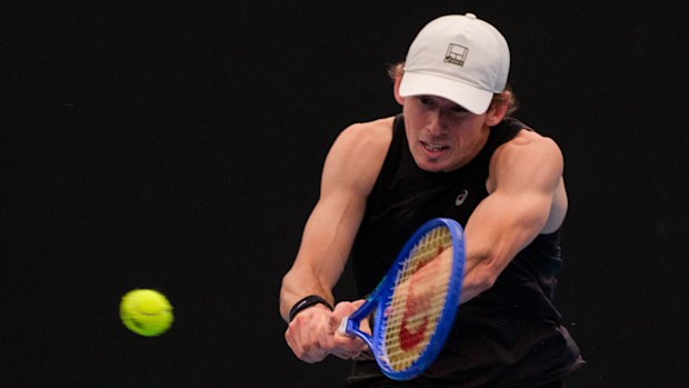 Alex de Minaur wants to put on extra muscle to take on tennis’ “big two” of Carlos Alcaraz and Jannik Sinner.