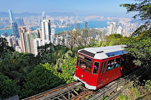 Hong Kong and its Peak – the city meets all the stopover requrements.