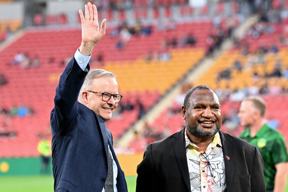 Anthony Albanese and PNG Prime Minister James Marape at Suncorp Stadium in 2022.