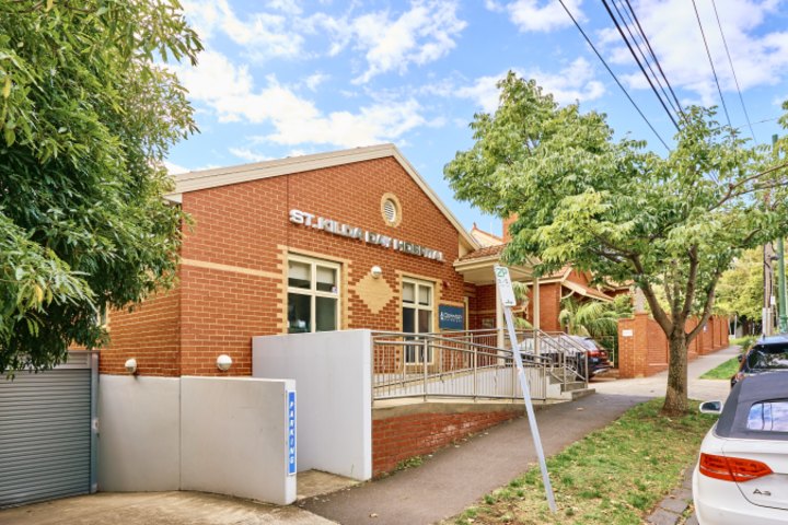The St Kilda Day Hospital and adjoining medical centre sold for $5.701m after just two bids.