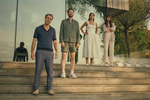  Michael Angelo Covino,  Kyle Marvin, Adria Arjona and Dakota Johnson in Splitsville.