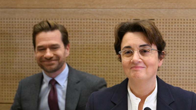 Louvre boss quits four months after 6m heist