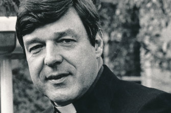 George Pell en 1987, alors qu'il était recteur du Corpus Christi College, Clayton.