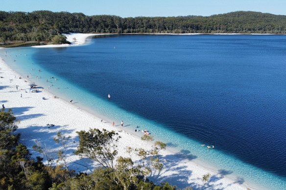 Bone-white sands of Lake MCKenzie on K’gari.