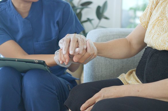 There are steps to follow when organising support for a loved one. 