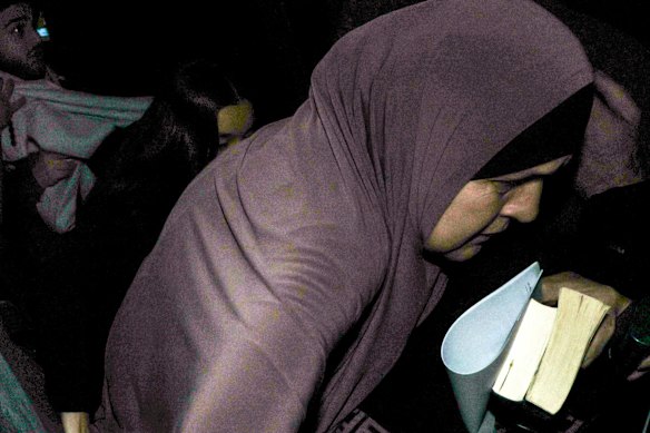 ISIS bride, Kawsar Ahmad leaves Melbourne Magistrates Court after being given bail.