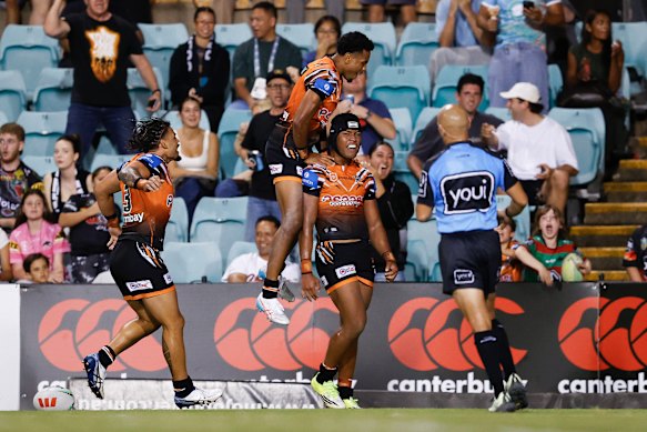 Heamasi Makasini scored an excellent try for the Wests Tigers.