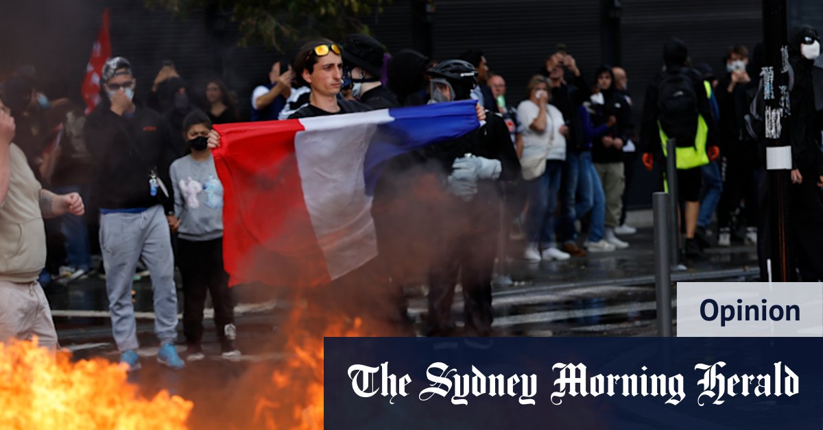 France is edging towards political and economic crisis as it descends into chaos
