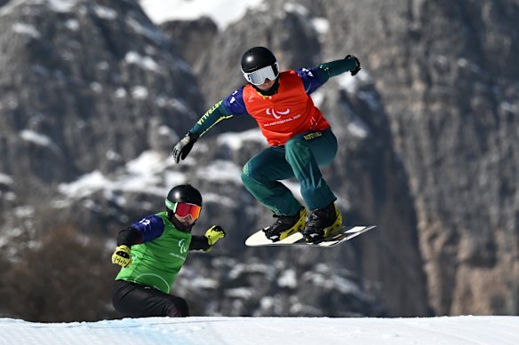 Ben Tudhope’s shoulder was heavily strapped after he dislocated it during the first heat on Saturday. 