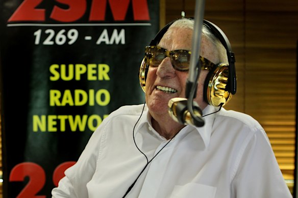 John Laws comes out of retirement in January 2011 to go on air for 2SM in Pyrmont, Sydney. 