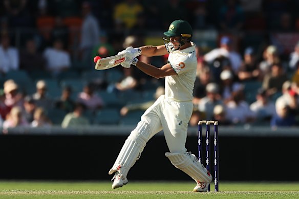 Campbell Kellaway takes on Josh Hull’s bouncer on Saturday in Canberra.