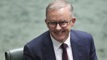 Le Premier ministre Anthony Albanese s'est adressé au caucus travailliste cet après-midi.