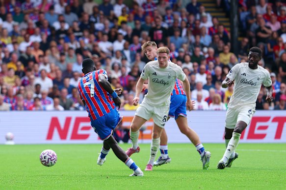 Ismaila Sarr of Crystal Palace scores his team’s first goal against Nottingham Forest.