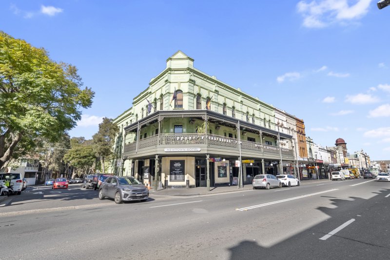 The leasehold of the Newtown Hotel is on the market.