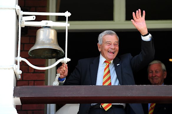 Cricket umpire Dickie Bird has died aged 92.