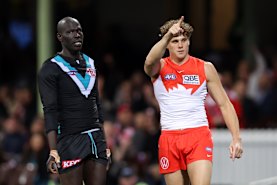 Charlie Curnow celebrates a goal at the SCG.