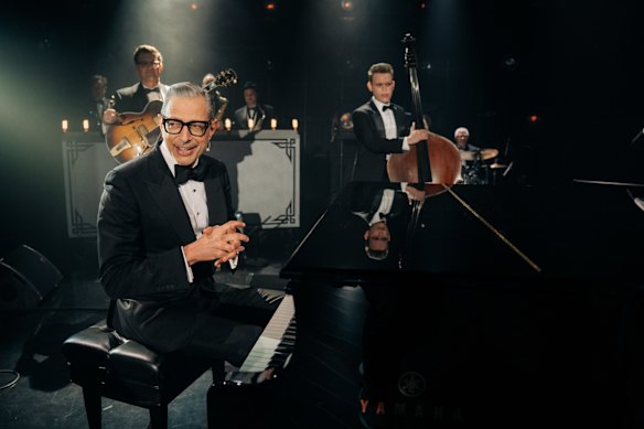 Goldblum and the Mildred Snitzer Orchestra performing on <i>The Late Show with James Corden</i>.