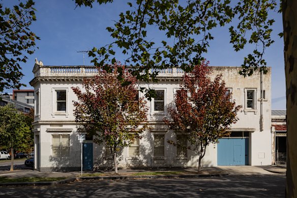 This Carlton building’s original features are treated gently.