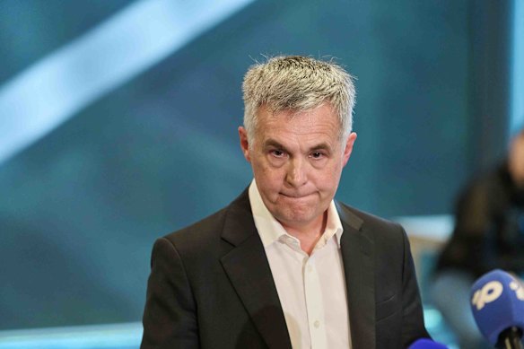 Optus izpilddirektors Stefans Rue ir saskāries ar aicinājumiem atkāpties.