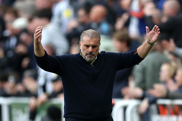  Nottingham Forest coach Ange Postecoglou.