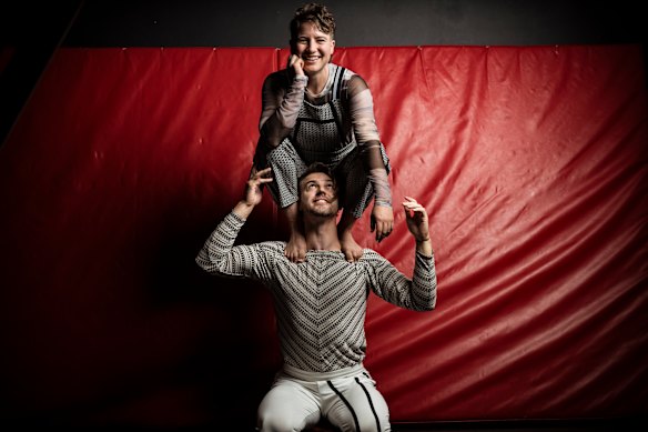 Charice Rust and Jonathan Morgan are  co-directors and performers in One Fell Swoop Circus, as well as romantic partners. They and their troupe will perform the acrobatics show ‘In Common’ during the South Side Festival in Frankston.