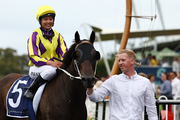 Mitchell Conners leads back Willaidow after a Midway Handicap win at Rosehill in January 2024.