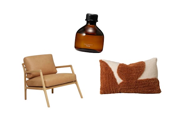 “Nysse” chair; “Woody” fragrance oil; “Abstract” lumbar cushion.  