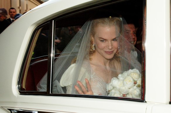Australian actor Nicole Kidman leaves her home on her way to her wedding.