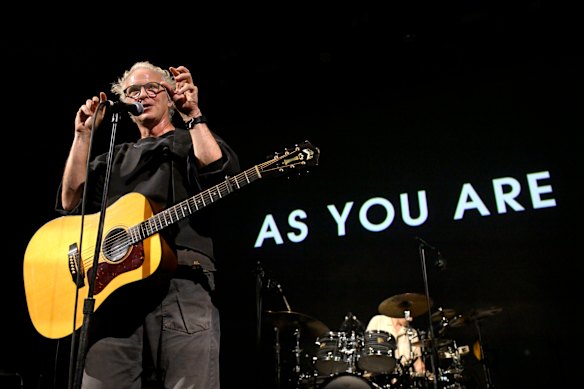 Healey takes the Festival Hall crowd through the stories of the songs from Writing to Reach You.