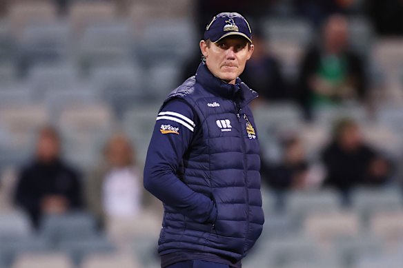Stephen Larkham just can’t see to get at look-in at the Wallabies.