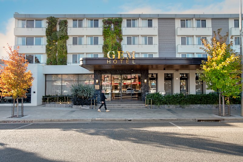 The Gem Hotel at 201 Banna Ave, Griffith, NSW.