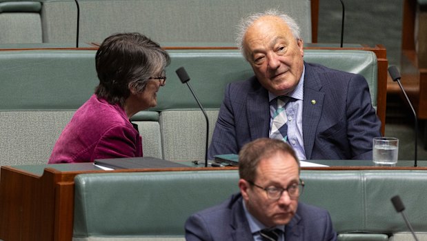 Labor MP Mike Freelander (back) said a gambling ad ban had widespread support.