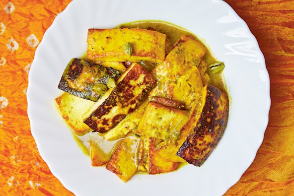 Cardamom and cloves are used to finish this turmeric chaaman dish.