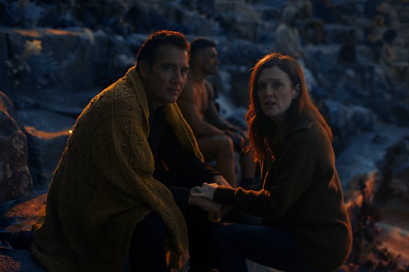 Clive Owen and Julianne Moore in Lisey’s Story.