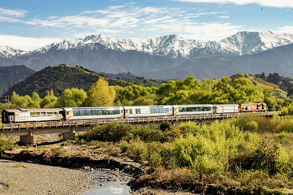 Coastal Pacific crosses the Kahutara River.