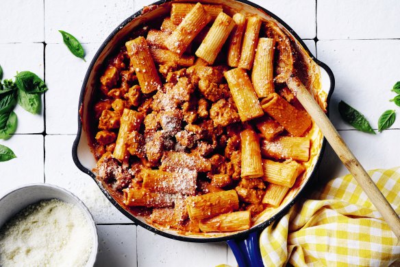 This easy pasta dish is freezer friendly and great for meal prepping.