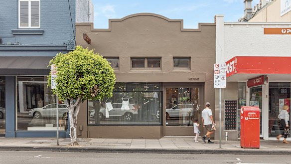Five bidders competed for 1008 High Street, Armadale.