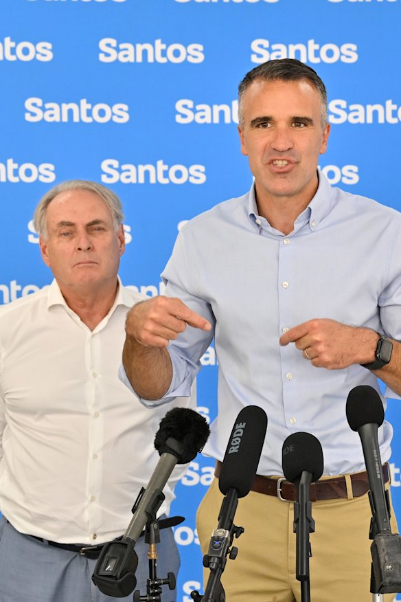 Malinauskas with his mentor, federal trade minister Don Farrell, at the opening of the Moomba Carbon Capture facility in January.