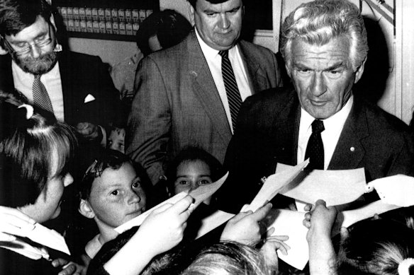 Barry Jones, left, with Bob Hawke at the Questacon science centre in Canberra in 1987.