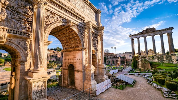 Triumphal arch of Septimius Severus, in the heart of the Roman Forum.