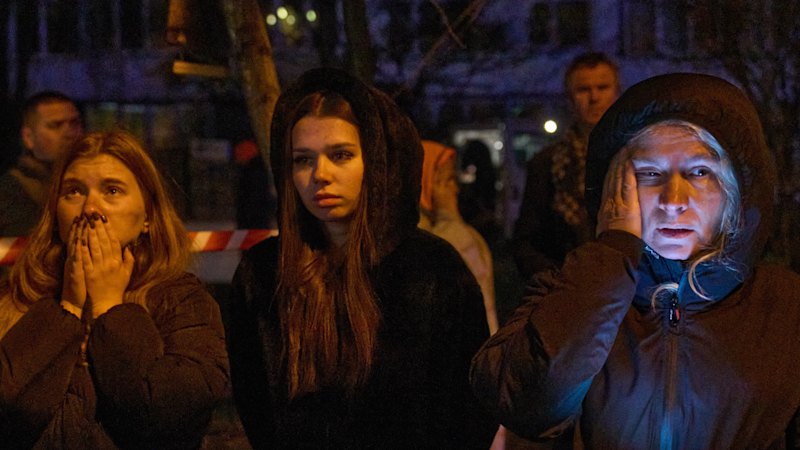 US officials meet with Russia as airstrikes continue