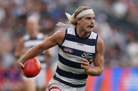 Bailey Smith stars in his first game for Geelong.