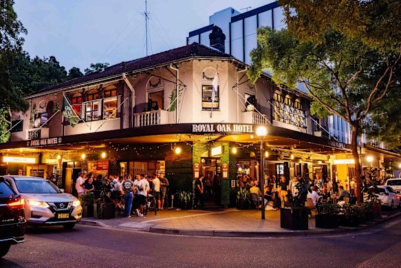 The Royal Oak Hotel, Double Bay.
