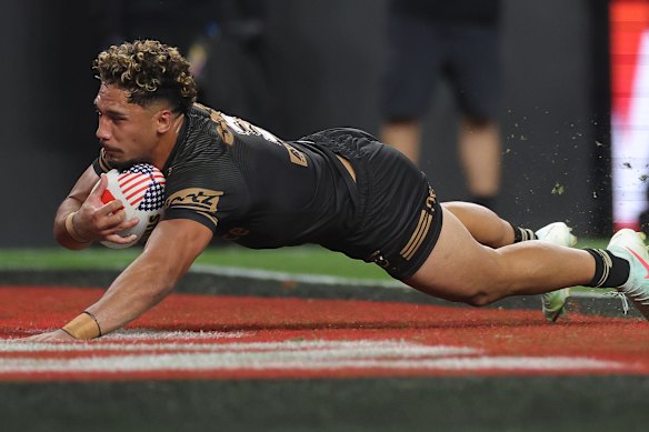 Try time: Izack Tago finishes off Cleary’s masterpiece.