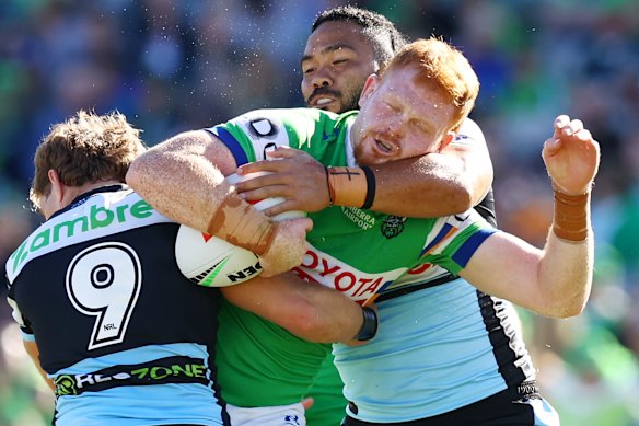 Cronulla scored two early tries while Corey Horsburgh was in the sin bin.