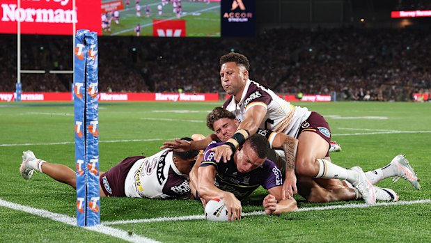 Will Warbrick of the Storm scores a try.