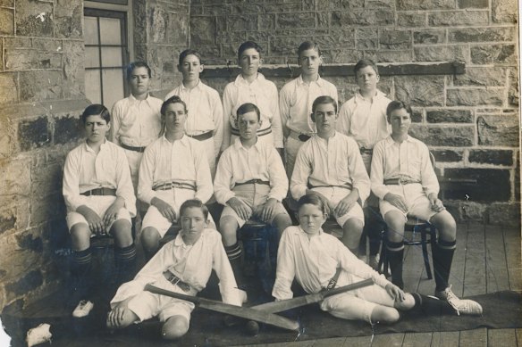 A St Joseph’s College, Gregory Terrace cricket team in 1915. 